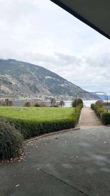 Apartment Am Ossiachersee Mit Eigenem Seezugang Landskron Exteriör bild