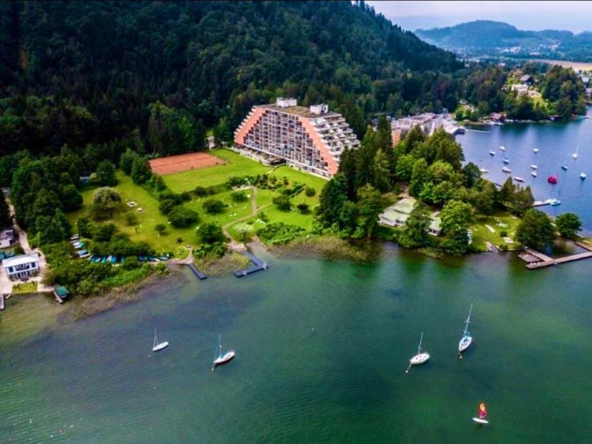 Apartment Am Ossiachersee Mit Eigenem Seezugang Landskron Exteriör bild